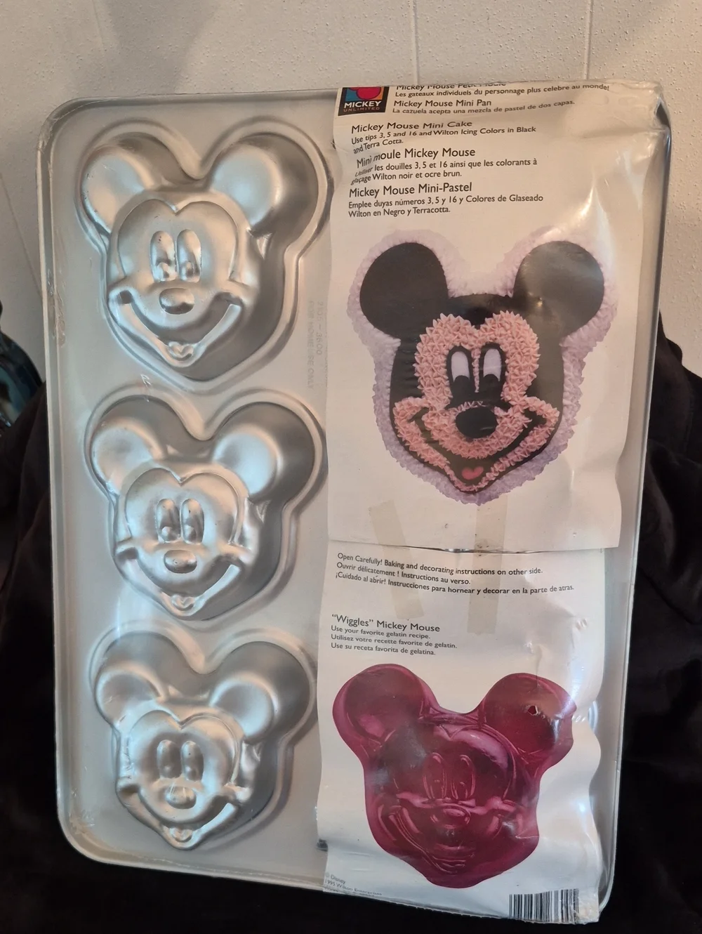 NWT Mickey Mouse Mini Pan Single Size Cake Pan Mold Jello or Cake